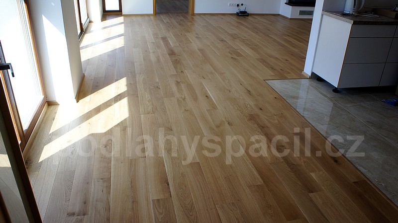dubová podlaha Berry Wood - montáž Brno - foto po montáži